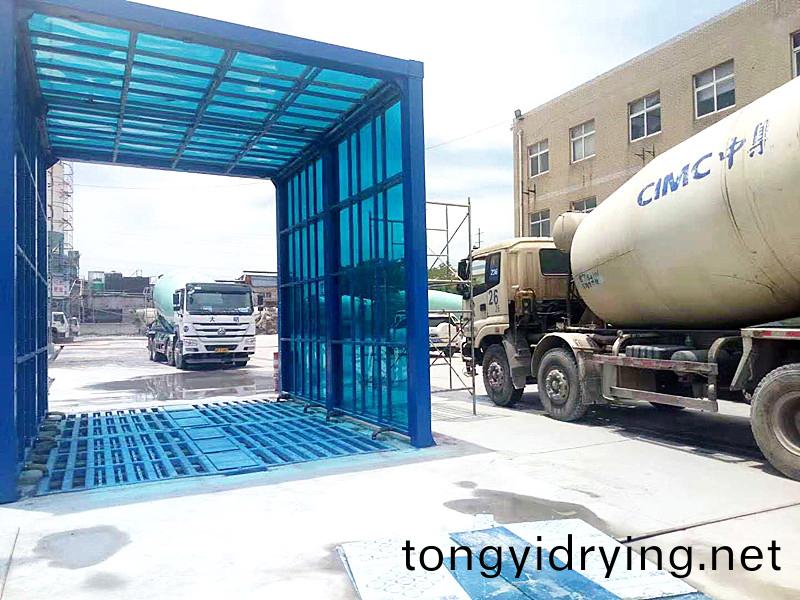 武漢(han)鑫冠(guan)混凝(ning)土(tu) 200T-10*4*5m龍(long)門(men)洗(xi)車機(ji)